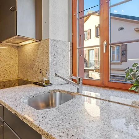 Elegant Dans Le Chateau Des Vidomnes *