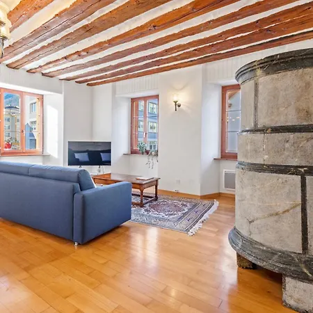 Elegant Dans Le Chateau Des Vidomnes