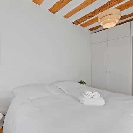 Lejlighed Elegant Dans Le Chateau Des Vidomnes