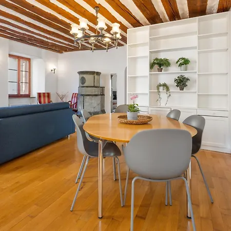 Apartament Elegant Dans Le Chateau Des Vidomnes