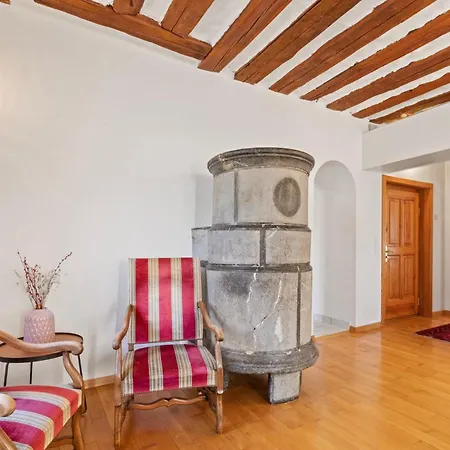 Elegant Dans Le Chateau Des Vidomnes *